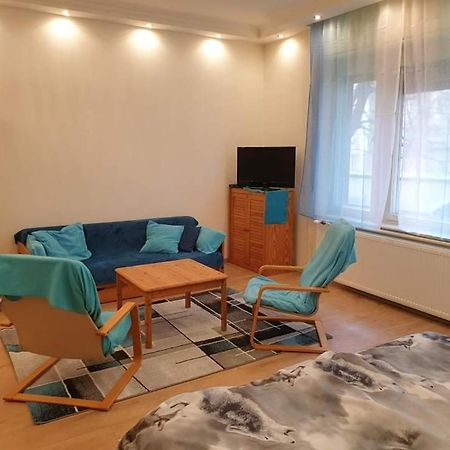 Lara apartman Budapest Bagian luar foto